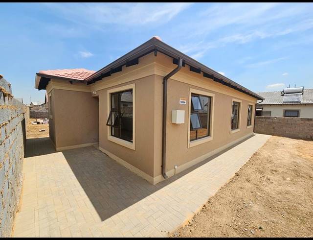 3 BEDROOM HOUSE FOR SALE IN SELCOURT